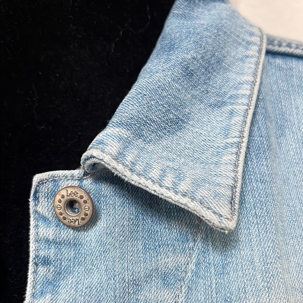 Lee Classic Blue Jean Jacket - Picture 5 of 11